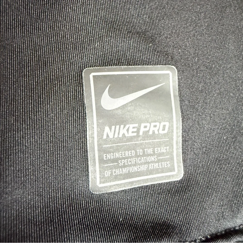 Nike Pro Dri-FIT Long Sleeve Training T-Shirt Black Teens L Sweat Wicking Mesh